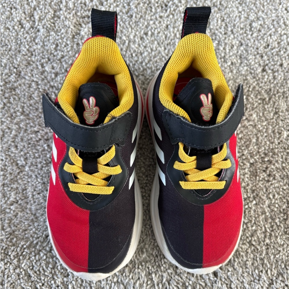 adidas Kids Red and Black Sneakers with Yellow Accents - size 7